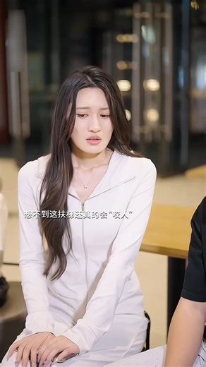 This Mistake While Wearing Slippers Will Destroy You #alert