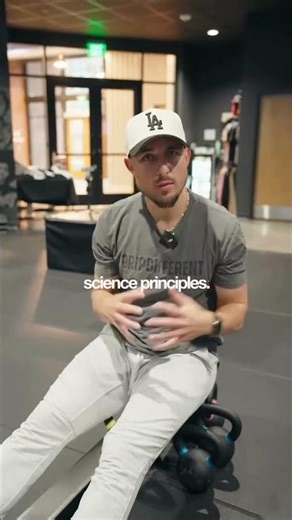 Ever wonder what goes into smart strength programming? 👀 At Sweat Method, we focus on the