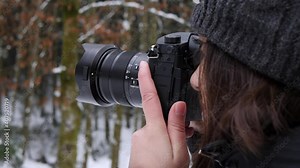 Using manual mode dial on a mirrorless camera south asian