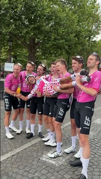 Richard Carapaz: The King of the Mountains 👑⛰️ #cycling #tourdefrance #carapaz