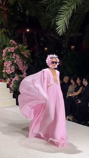 472K views · 10K reactions | Hen và CONG TRI Spring/Summer Fashion Show #Hen #HHenNie#CONGTRI #CongTriFashionShow | H'Hen Niê | Facebook