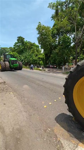 Desfile agrícola centro: maquinaria agrícola y servicios de campo