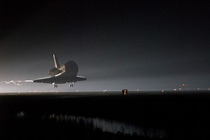 Endeavour Touchdown STS-123