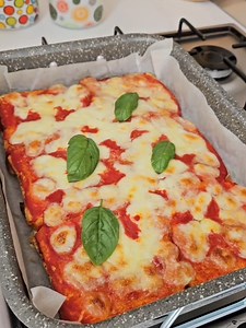 Pizza di pancarrè ricetta facile con prosciutto e mozzarella