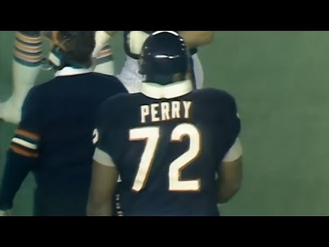 William "The Refrigerator" Perry scores his 1st career NFL TD | October 21, 1985 | Bears vs. Packers