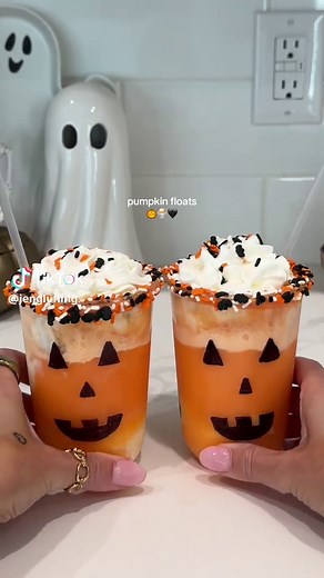Delicious Pumpkin Floats Recipe for Halloween