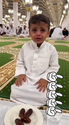 Kid pray duo in masjid #masjidalharam #muslim #islamicvideo #quranrecitation #dua