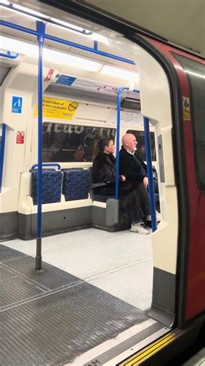 Northern Line Departing Embankment