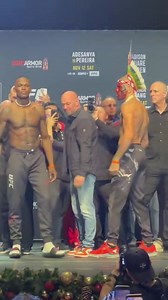 309K views · 8K reactions | Israel Adesanya (185) vs Alex Pereira (184.6) #UFC281  If you want to make money while watching MMA Fights visit, www.mmainvestingclub.com and start making money with us. With the record of 164-11 in last 175 UFC events we are leading Betting Consultants in MMA Industry. | MMA Feed | Facebook