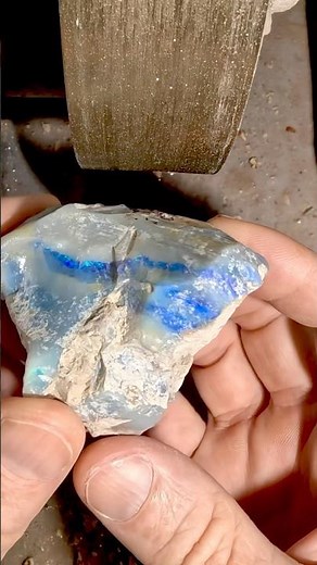 What's Hiding Inside This MONSTER 745ct Opal? #gemstone #opalcutting