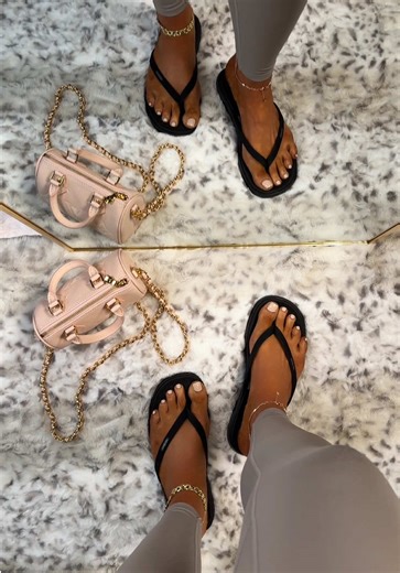 Replying to @my.dailyedit @HeyDude new HEYDUDE Maui Breeze Flip Flops are sooo soft and lightweight #heydudeshoes #womensandals #heydudesandals #sandals #tiktokshopcreatorpicks