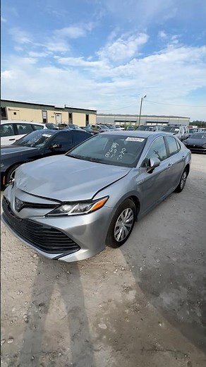 2019 Toyota Camry — cars from the USA with a benefit🚗 Minimal damage, favorable price