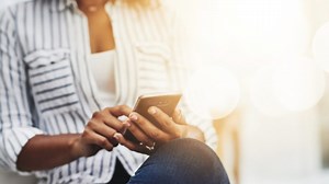 5 Of This Month's Best Beauty Tutorials Under 5 Minutes | Essence