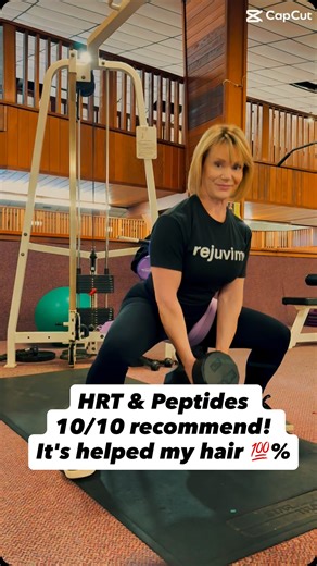 Coach Wanda * Muscle After Menopause ™️ on Instagram: "💫One year on HRT & peptide therapy… and y’all, LOOK at my hair! 😳When I first walked into @rejuvimemedical I had lost half my hair. It was breaking off and falling out, and my hormones were absolutely in the dirt. I knew if I didn’t get help with the right healthcare provider, it was only going to get worse. 🎉Fast-forward a year … My hair is fuller, healthier, and growing back! AND ... � 😴My sleep? CRAZY good.�🏋️‍♀️My workout recovery i