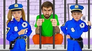 Sasha pretend play police officer with a car and try to catch a thief | Toys Review