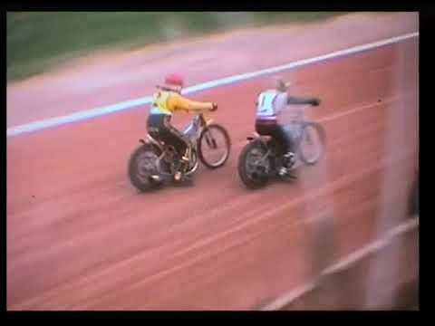KINGS LYNN STARS V BELLE VUE ACES SPEEDWAY 1977 . Don' t miss this one , what a dog fight !