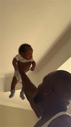 Agent Sasco has a Mufasa moment