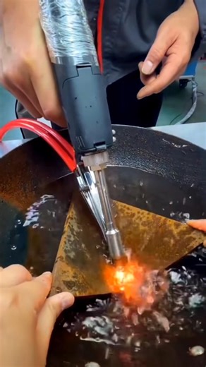 How Does This Welding Machine Work Underwater #shorts
