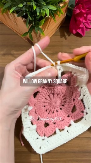 Simplicity IG on Instagram: "❤️🧶Willow Granny Squares tutorial on my YouTube channel #simplicity888 #crochet #willowgrannysquare #knitting #crochetpattern ❤️❤️❤️❤️❤️❤️❤️❤️❤️❤️❤️❤️❤️❤️❤️"