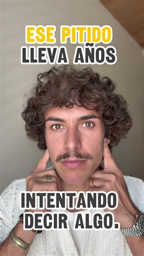 ¿Ese pitido en el oído se dispara justo cuando bajas la guardia? 🔊 Estás en silencio antes de dormir. En la ducha. Cuando terminas una reunión. Y ahí está: fuerte, insistente. Cuanto más lo intentas ignorar, más fuerte suena. No es sensibilidad auditiva. Es un mensaje somático que espera a que le prestes atención. El córtex auditivo tiene conexiones directas con el sistema límbico y traduce emociones sin procesar en amplificación sonora. Babayi y Riazi (estudio clínico de 2017) confirmaron que