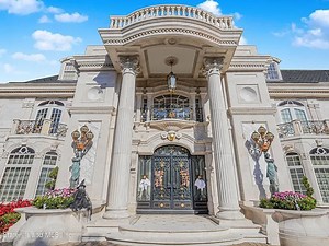 Staten Island mansion formerly owned by Paul Castellano lingers on the market for $18M