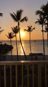 6.8K views · 844 reactions | Welcoming the week with the perfect sunset from your room! Happy Monday from #Aruba | Holiday Inn Resort Aruba-Beach Resort & Casino | Facebook