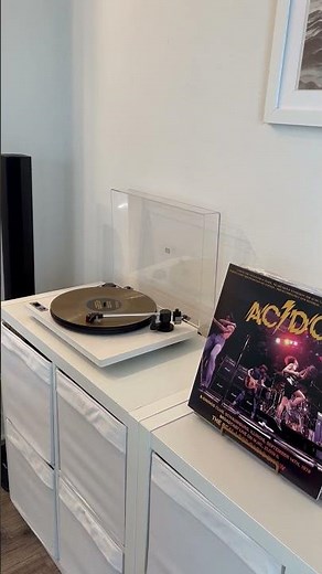 AC/DC's 1978 live recording from B'Ginnings Club, Schaumburg, Illinois Sept. 14, 1978, Powerage Tour