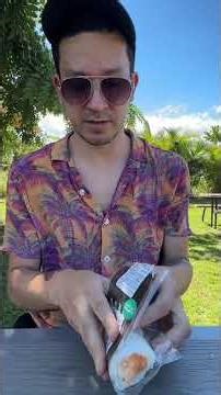 Had to try it! 711hawaii 7eleven 7elevenhawaii fastfood... #Shorts #slicerdroid