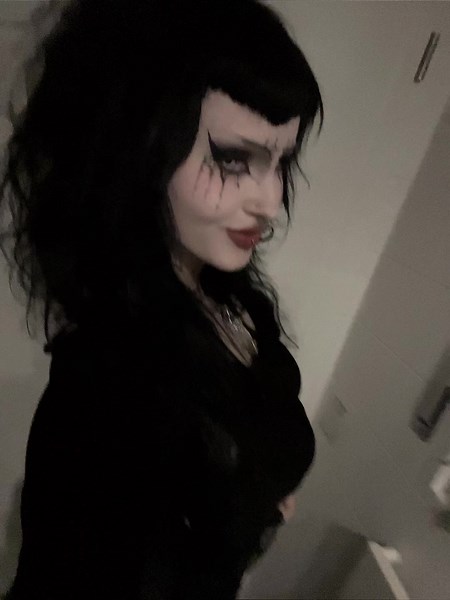 Exploring Gothic Makeup Styles for Teens