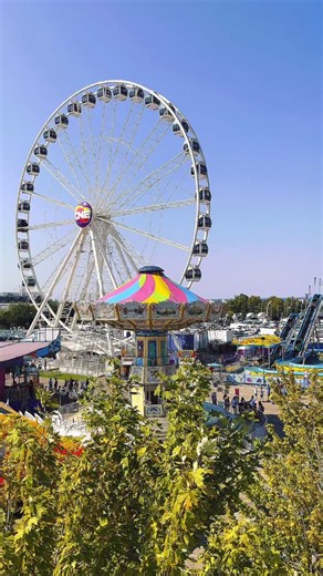 The grand finale of summer? Deep-fried everything carnival rides at the CNE ✨🎡 📍 @letsgototheex . . . #SeeTorontoNow #CNE #summervibes☀️ | Destination Toronto