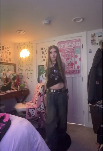 weirdaltgirlxoxo on TikTok