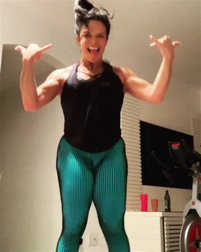 Jump Training with Carol Vaz: Fun and Effective Workout Routine