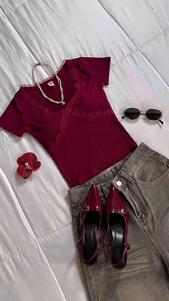 Stylish Lace Top Ideas for a Spicy Vibe