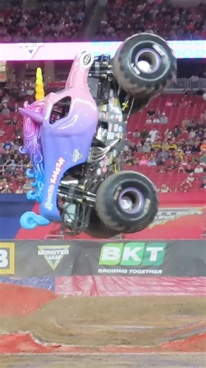 Sparkle ✨ Smash 🦄 Skying It at State Farm Stadium❗️#sparklesmash #monsterjam #monstertruck