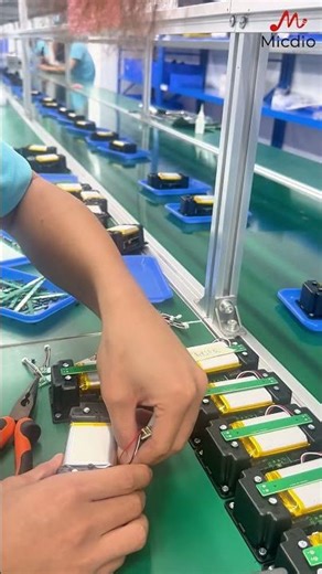 Immersive mic-making! Daily assembly line + detail shoot, craftsmanship guaranteed😘