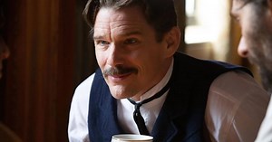 La historia de Tesla y Edison como nunca antes se había contado en esta película con Ethan Hawke