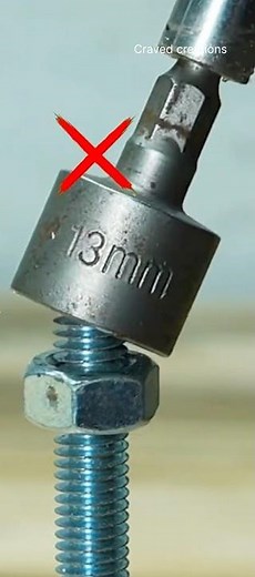The correct way to easily install a nut on a threaded rod using a drill 👍#viral #tipspraktis #diy