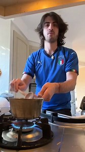 Making Spaghetti Like An Italian 🍝😋 | Lionfield