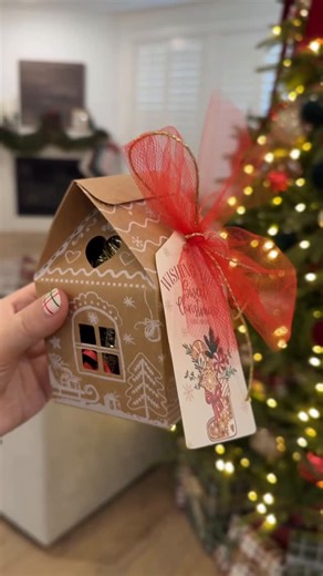 Jade | christmas gift idea for teachers 🎄☃️ comment “jolly” and I’ll send over everything I used to create these cute teacher gifts, including... | Instagram