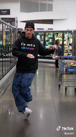 I just can’t stop dancing 😂