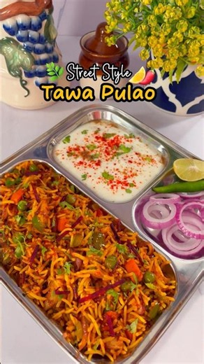 Mumbai Street Style Tawa Pulao in 10 Minutes 🤤 Tawa Pulao Recipe #Shorts #streetfood #recipe