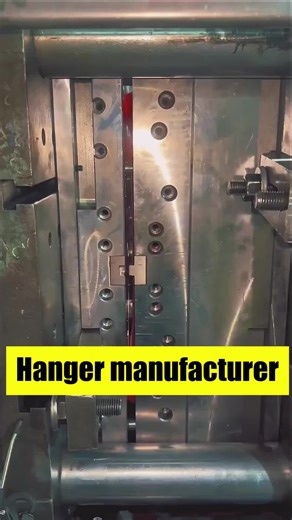 We are the original manufacturer of flocked coat hangers. Business owners who are interested can get in touch with me.#hanger #Flockedhanger #hangerfactory #dailynecessities #storage