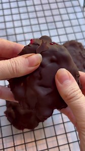 RASPBERRY JAM BITES #recipeoftheday #easyrecipes #breakfastideas #raspberrybites#healthysnacks #snackinspiration #rasberry by: @alicelovesbreakfast | MOTIV