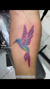 embroidery hummingbird tattoo!! 🔥🔥🔥😎 thanks everyone for the patience 👈🏽👏🏽👏🏽 tatuaje bordado de colibri 🔥🔥🔥😎 gracias a todos por la confianza👈🏽👏🏽👏🏽 | Tattoos by Sotero