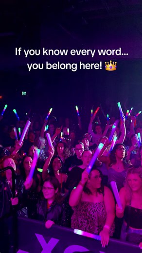 What happens when hundreds of theatre kids become the cast of SIX in a nightclub? 👀 Henry VIII could NEVER handle this crowd 👑💜🎭 #sixmusical #six #musicaltheatrerave #westendparty #theatrekid