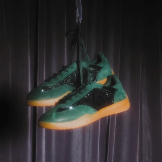 Step into sophistication this season with the CONVERSE Run Star Trainer crafted with Swarovski® crystals on a sumptuous satin and suede design for an unrivaled touch of luxury and brilliance, perfect for the holidays and beyond. | SWAROVSKI