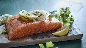 Lachs grillen: So gelingt die Zubereitung auf dem Grill garantiert