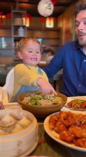 Toddler Wants EVERYTHING at a Chinese Restaurant 😳🥟🍜