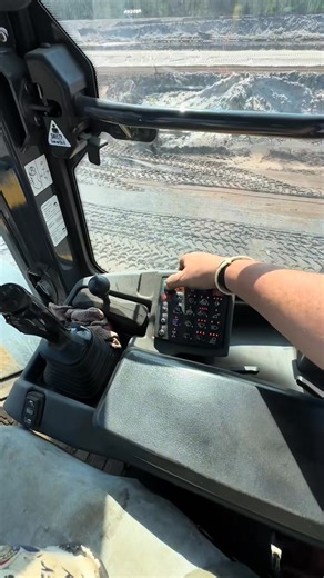 1K views · 20 reactions | I got to do some real work today ‍ yall can just call me @checkenginechuck from now on  JK he’s a real mechanic #mechanicsoftiktok #mechaniclife #tools #fblifestyle #johndeere #loader #fleet | Pete cros | Facebook