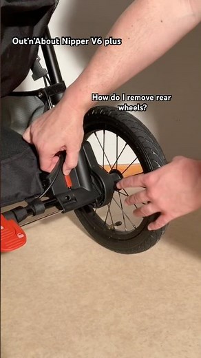 Out n' About Nipper V6 Plus: Mounting / Removing the Rear Wheels